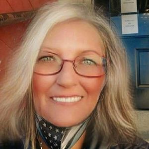 Meet your Posher, Lois